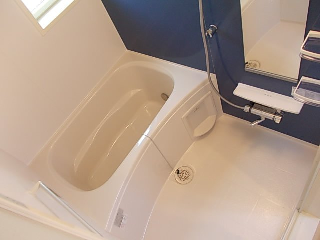 落ち着いた空間のお風呂です
