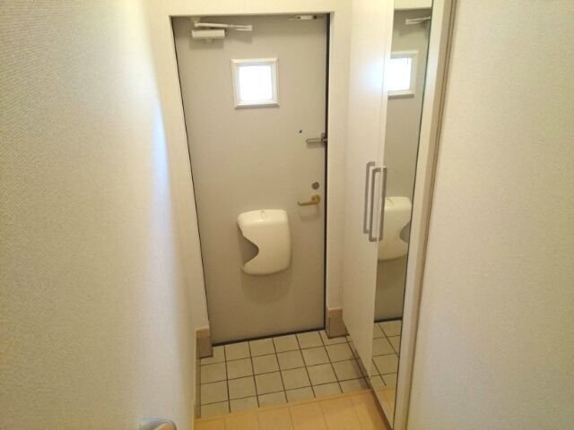 落ち着いた玄関です