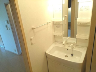 コンパクトで使いやすい洗面所