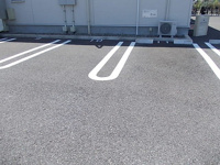 車をお持ちの方に嬉しい駐車場付きの物件です