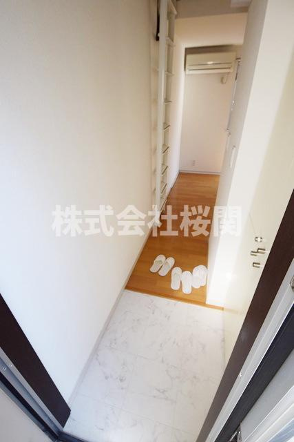 フェリーチェ上反町Ｂ棟の玄関