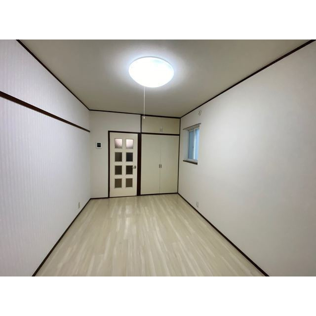 こちらの居間で趣味の時間をお楽しみください