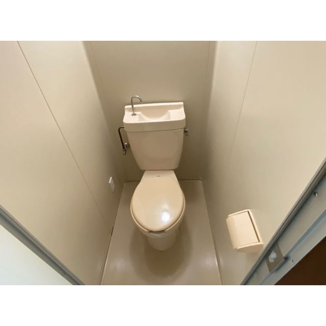 清潔感のあるトイレです