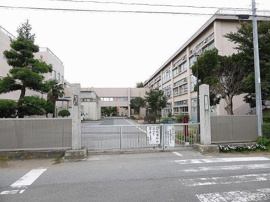 木更津市立岩根小学校まで1000m