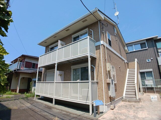 落ち着いた雰囲気の外観です
