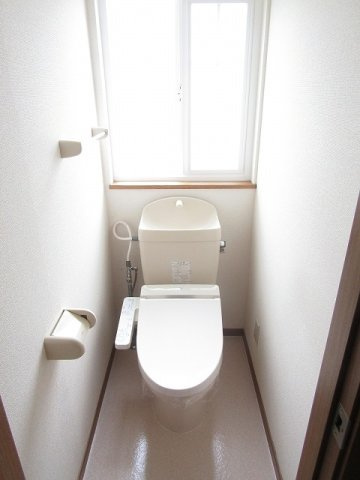 コンパクトで使いやすいトイレです