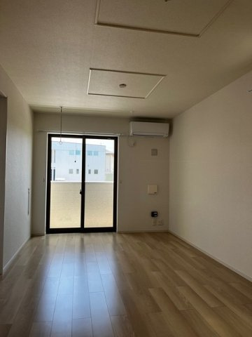 こちらの居間で趣味の時間をお楽しみください