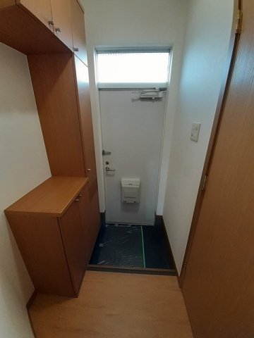落ち着いた玄関です