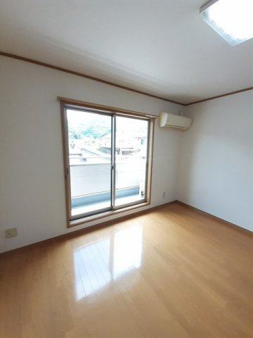 プティウエストの洋室|内装は落ち着いています