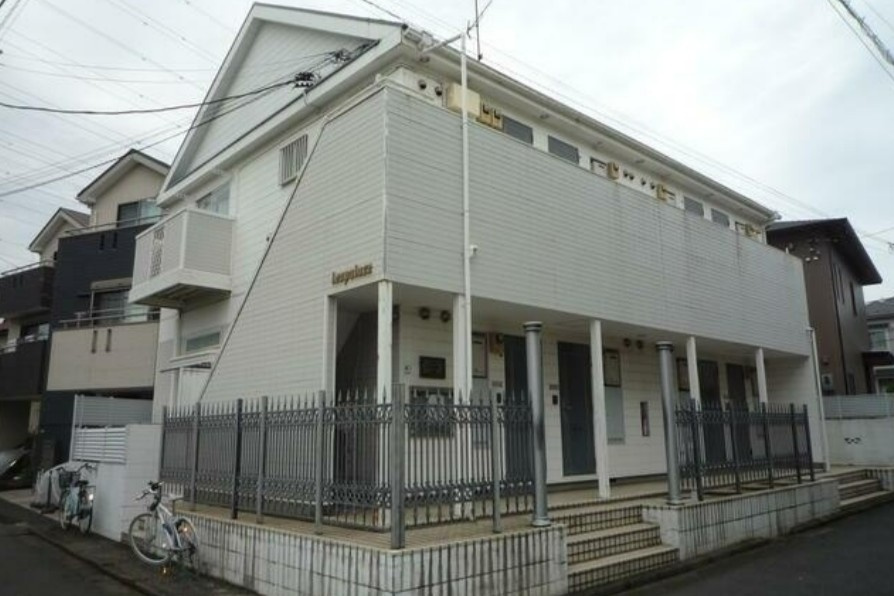 レオパレスリバーワンの外観