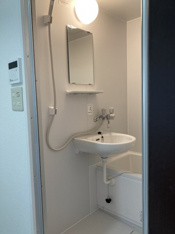 シンプルで使いやすいシャワールームです