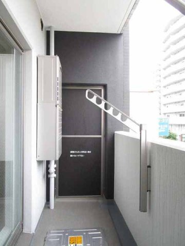 外からの目が気にならないバルコニーで洗濯物が干せます