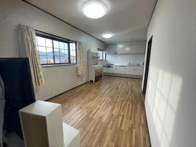 四箇6丁目住宅付き店舗の居間・リビング
