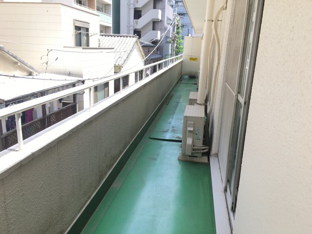 【バルコニー】