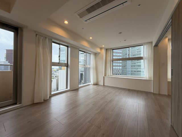 渋谷区代々木２丁目の中古マンションの居間・リビング