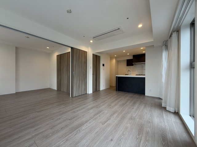 渋谷区代々木２丁目の中古マンションの居間・リビング