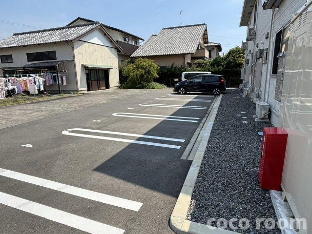 ルシエルの駐車場