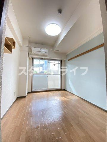大阪市東淀川区東中島２丁目の賃貸マンションの居間・リビング