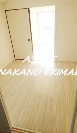 日新マンションの居間・リビング