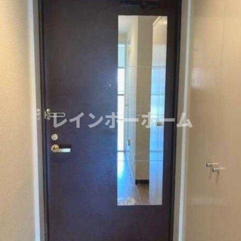 ポートヒルク赤塚の玄関