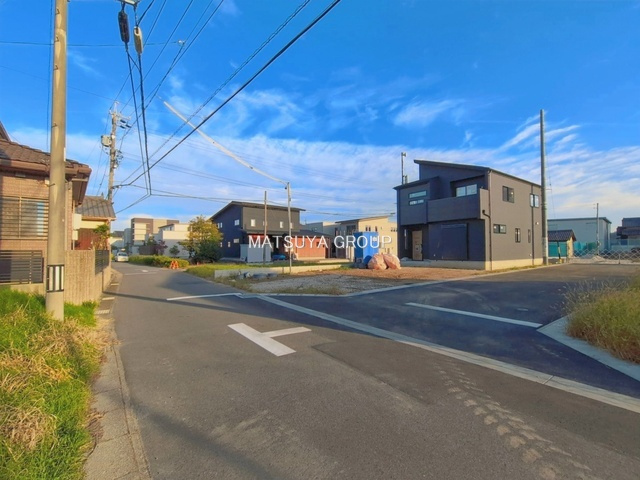 【前面道路含む現地写真】の画像