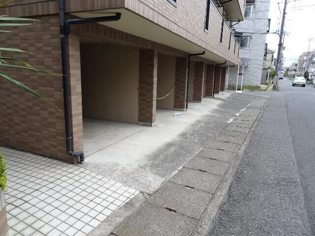 グランヴィラの駐車場