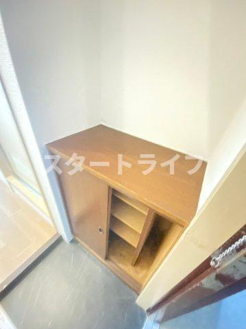 大阪市淀川区西中島５丁目の賃貸マンションの収納