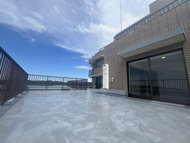 シーアイマンション須磨エクシードのバルコニー|外からの目が気にならないバルコニーで洗濯物が干せます