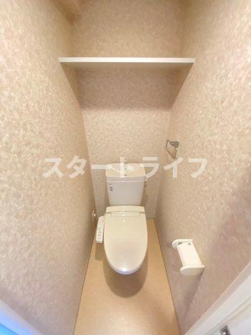 大阪市淀川区三国本町１丁目の賃貸マンションのトイレ