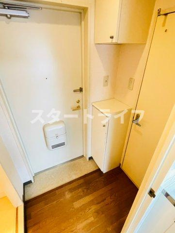 大阪市淀川区西三国１丁目の賃貸マンションの玄関