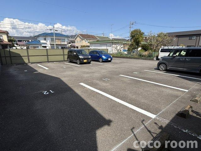 エクセレント大覚寺の駐車場