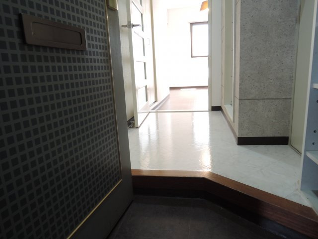 トレンディア高槻の玄関