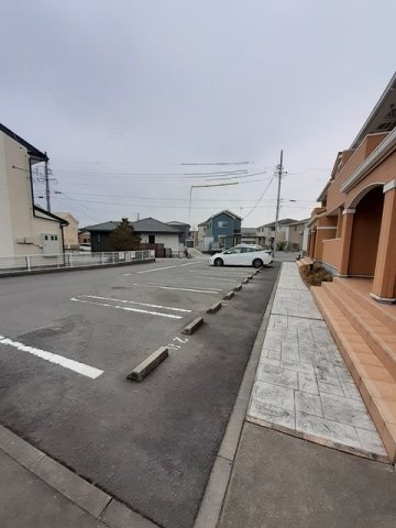 ベルソレイユＢの駐車場