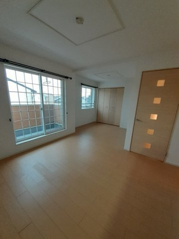 ベルソレイユＢの居間・リビング