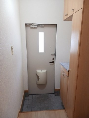 クレストールＢの玄関