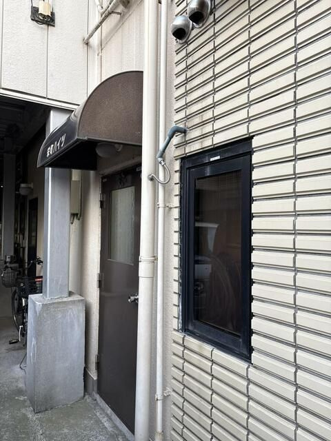 栄町ハイツのエントランス