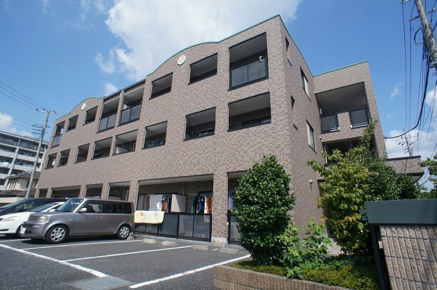 グランデュール北戸田の外観