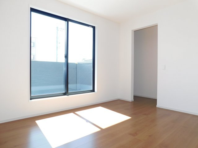 名古屋市中川区万場１丁目の新築一戸建の洋室|◇洋室◇　　南面で明るい洋室７．０帖　ウォークインクローゼット完備！　バルコニー付き♪　