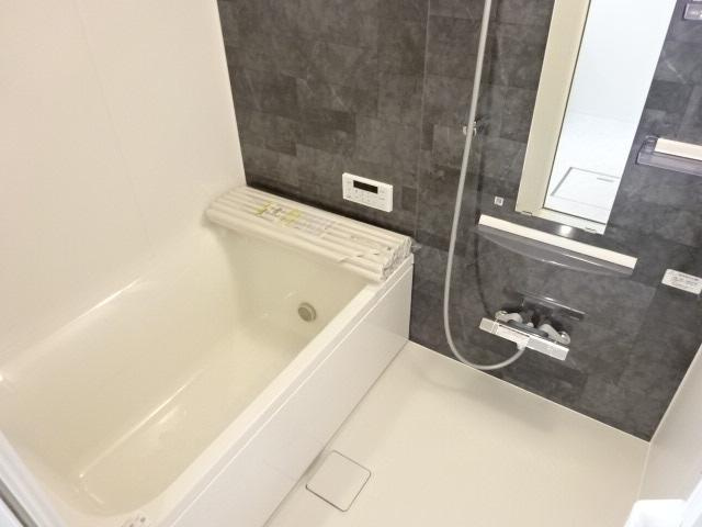 Ｕｒｂａｎ Ｃｒｏｓｓ Ｗｈｉｔｅ Ｗａｔｅｒ　春日の浴室|バス（イメージ）