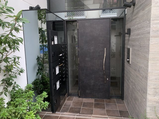 アレーロ幡ヶ谷Ⅱのエントランス