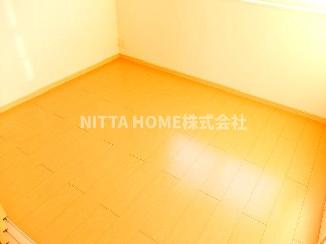 丹波篠山市宇土のアパートの内装|３．７帖の洋室です☆