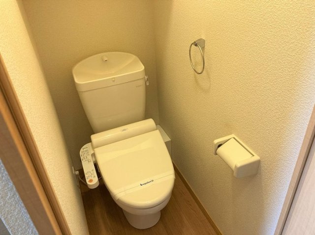 レオパレス上社ＬＡ１のその他|温水洗浄便座付き