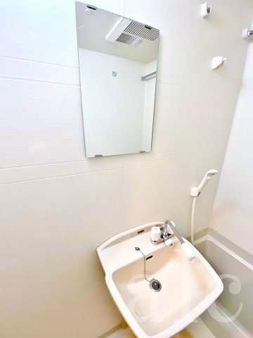 北区西ケ原３丁目のアパートの洗面所