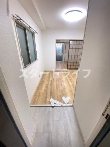大阪市淀川区木川東１丁目の賃貸マンションの玄関|参考写真