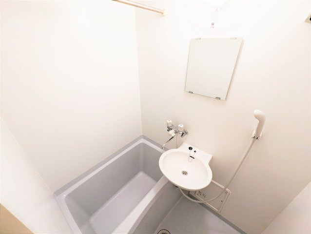 レオパレスえむてぃーの浴室|設備仕様は号室により異なる為、現況を優先致します。