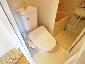 【トイレ】 | ※同建物の別のお部屋の写真です