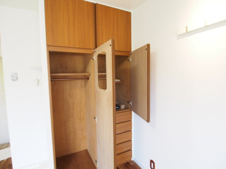 【収納】 | ※同建物の別のお部屋の写真です