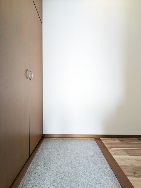 グリーンルーフの玄関