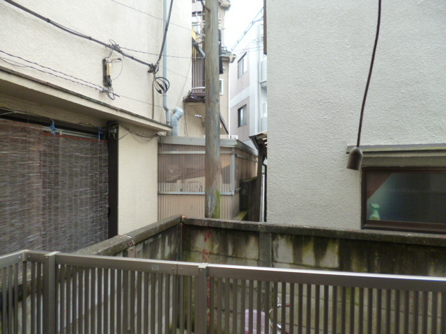 メゾン初台の展望|１階でも人目が気になりません。