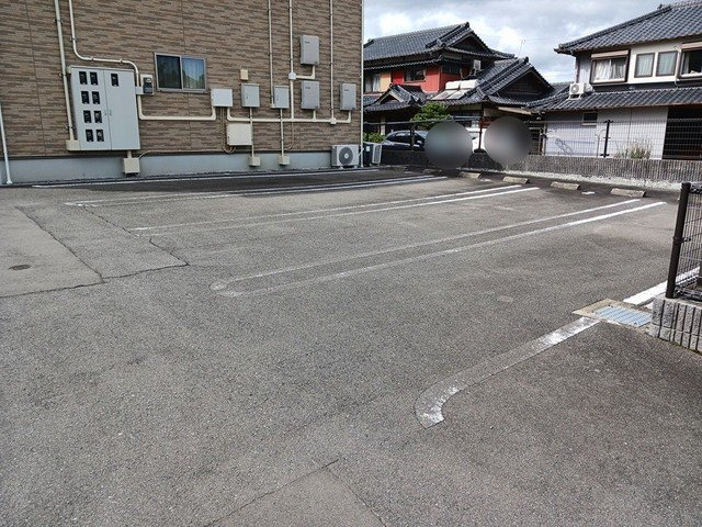 ベルローズの駐車場